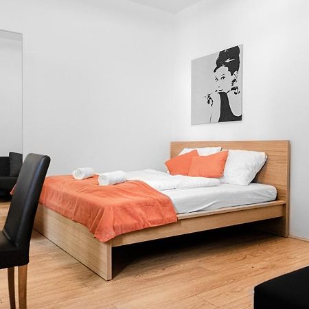 Delightful 2Br Shared Apartment - Ideal For Longstays Wiedeń Zewnętrze zdjęcie