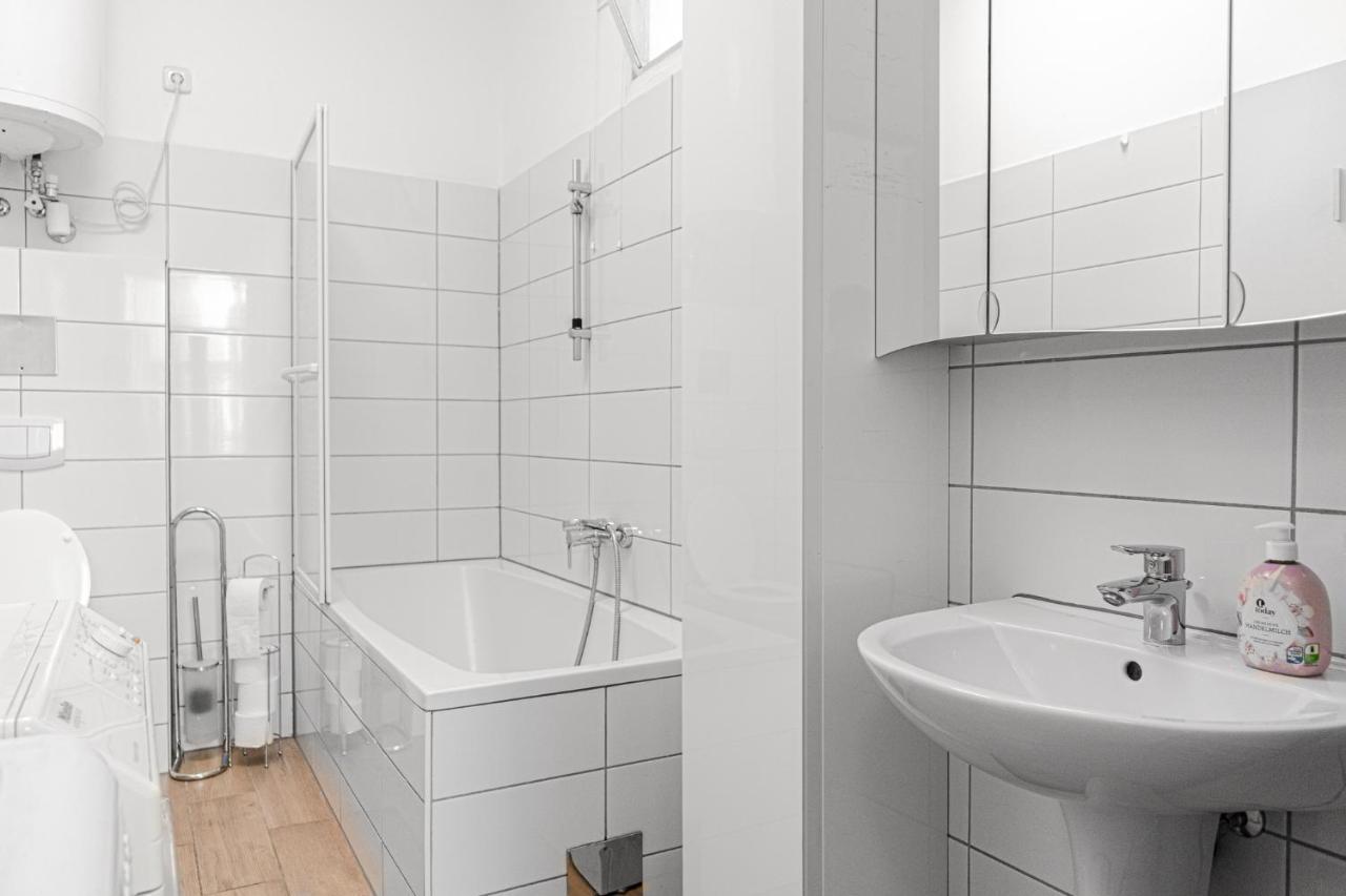 Delightful 2Br Shared Apartment - Ideal For Longstays Wiedeń Zewnętrze zdjęcie