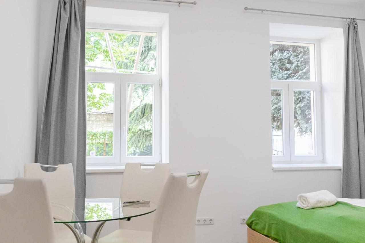 Delightful 2Br Shared Apartment - Ideal For Longstays Wiedeń Zewnętrze zdjęcie